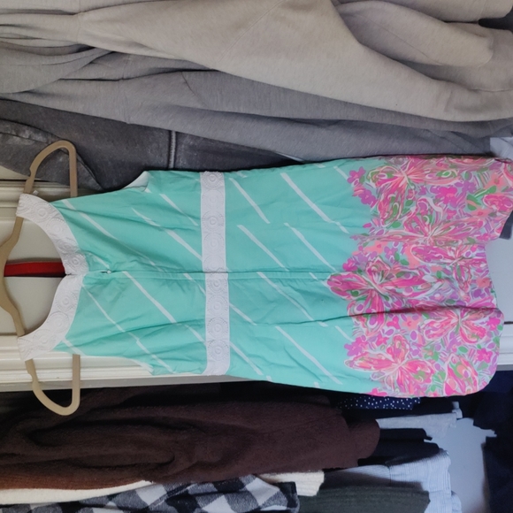 Lilly Pulitzer size 2 - Picture 3 of 3